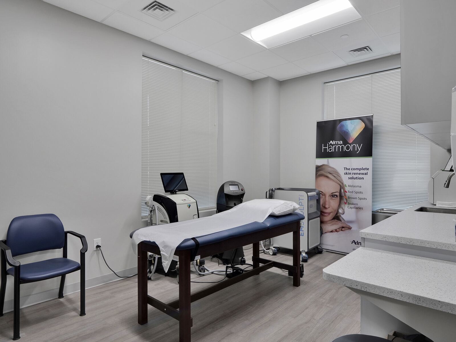 Aesthetic treatment room at Twenty-One Medical